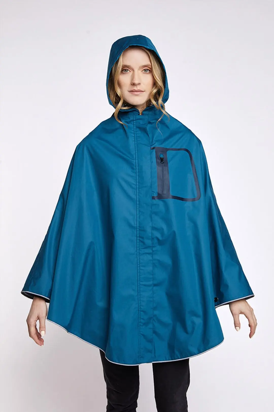 Harper Poncho, featherlight, packable rain protection—unleash your adventure.
